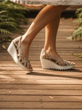 Fly London Gold Wedge Leather Platform Peep Toe Strappy Sandals Suze EU 39